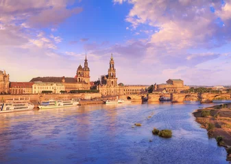 Fototapete Hell-pink Cityscape - view of the Bruhl's Terrace is a historic architectural ensemble in Dresden on the banks of the Elbe, Saxony, Germany