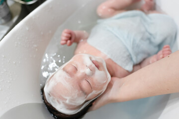 赤ちゃん　沐浴