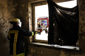 Ausbildung Freiwillige Feuerwehr - obrazy, fototapety, plakaty
