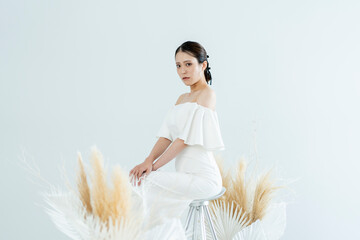 Naklejka premium 花嫁ヘアメイクをした女性