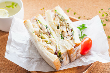 サラダチキンのサンドイッチ