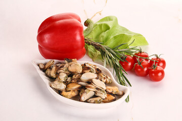 Marinated mussels in the bowl