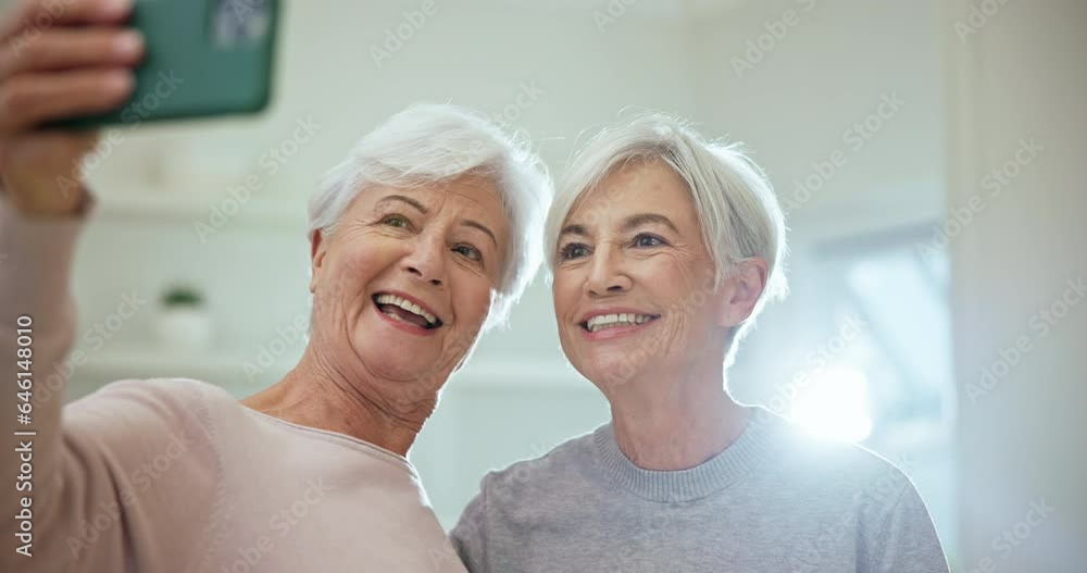 Poster Senior friends, selfie and smile with a hug in home together with support, love and happy profile picture in retirement. Laughing, face and elderly women post on social media with embrace in house