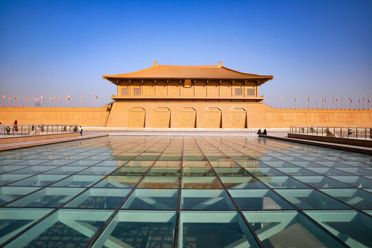 Xi 'an Da National Park Gate Red Phoenix In Morning