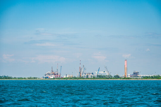 
Between sea and lagoon. Sailing trip between the Marano lagoon and the Gulf of Trieste.