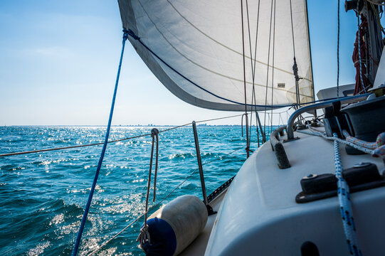 
Between sea and lagoon. Sailing trip between the Marano lagoon and the Gulf of Trieste.
