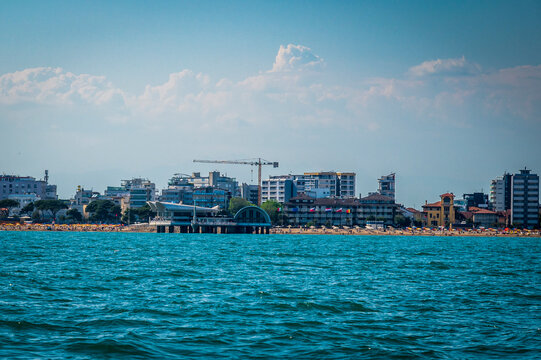 
Between sea and lagoon. Sailing trip between the Marano lagoon and the Gulf of Trieste.