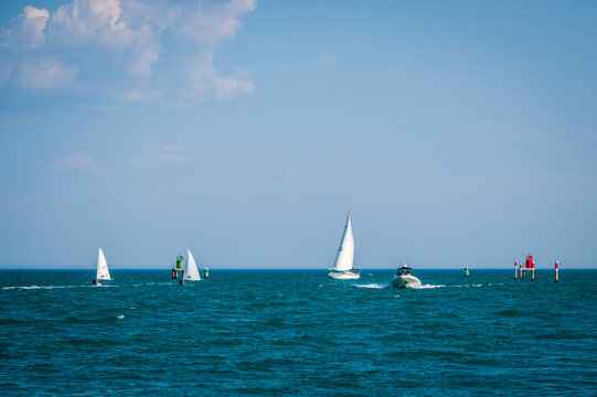 
Between sea and lagoon. Sailing trip between the Marano lagoon and the Gulf of Trieste.