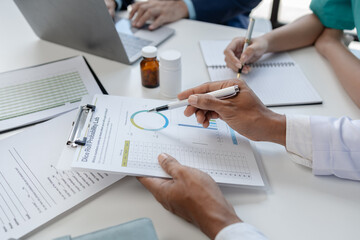 Joint meeting between doctors and administrators, meeting summarizing the prescription of medicines and importing medicines for use in hospitals, meeting to discuss together. Doctor meeting concept.
