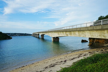 Fototapeta na wymiar Kouri Bridge with beautiful blue ocean in Kouri Island, Okinawa, Japan - 日本 沖縄 古宇利島 古宇利大橋 
