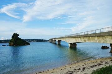 Fototapeta na wymiar Kouri Bridge with beautiful blue ocean in Kouri Island, Okinawa, Japan - 日本 沖縄 古宇利島 古宇利大橋 