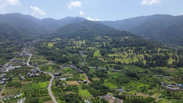 日本の風景・山梨県笛吹市・甲府盆地をドローンで空撮