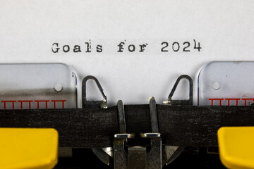 Goals for 2024 written on an old typewriter