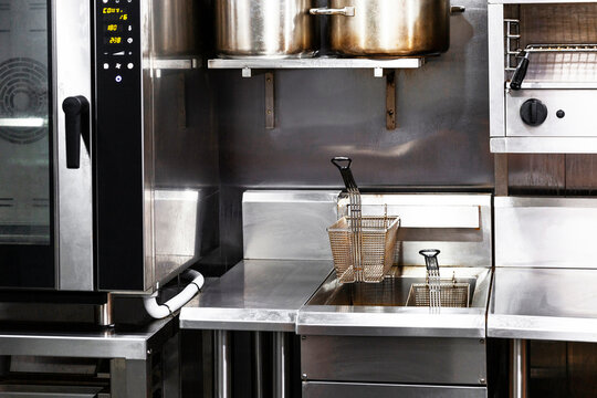 Commercial Kitchen Deep Fryer Ready for Service