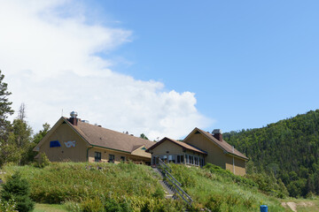 Fototapeta na wymiar house in the countryside