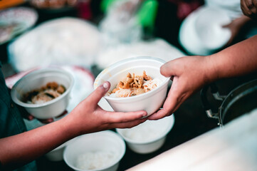 Sharing food with the poor: Ideas for helping with hunger problems