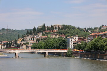 Blick auf die Historische Altstadt von Verona in Italien