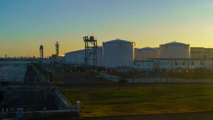 風景　羽田空港から見る工場
