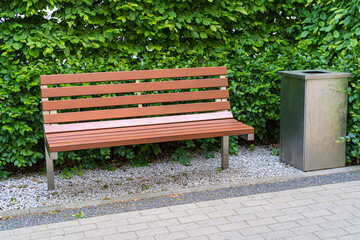 Fototapeta premium New Modern Bench in Park, Outdoor City Architecture, Wooden Benches, Outdoor Chair, Urban Public Furniture
