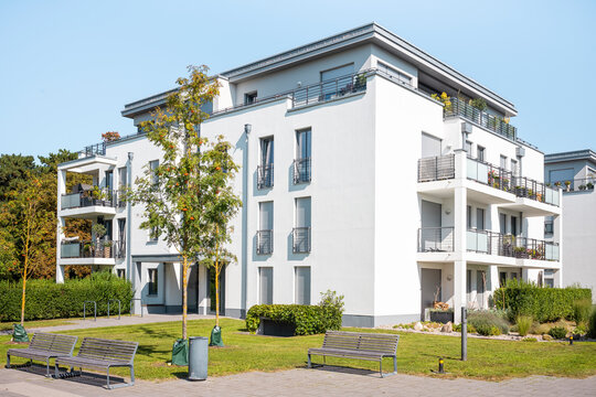 Modern Wohnhaus Wohnungen Immobilien Real Estate Sommer
