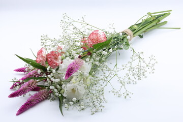 白バックの様々な色の花束