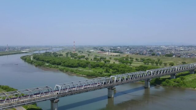 日本の風景・利根川を渡る東北新幹線
