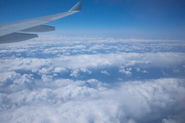 Naklejka na ściany i meble 飛行機から見た雲海