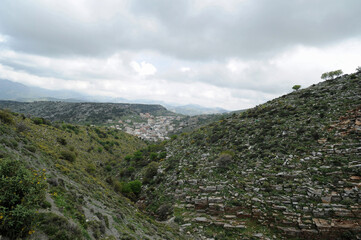 Fototapeta na wymiar Le village de Zoniana près de Pérama en Crète