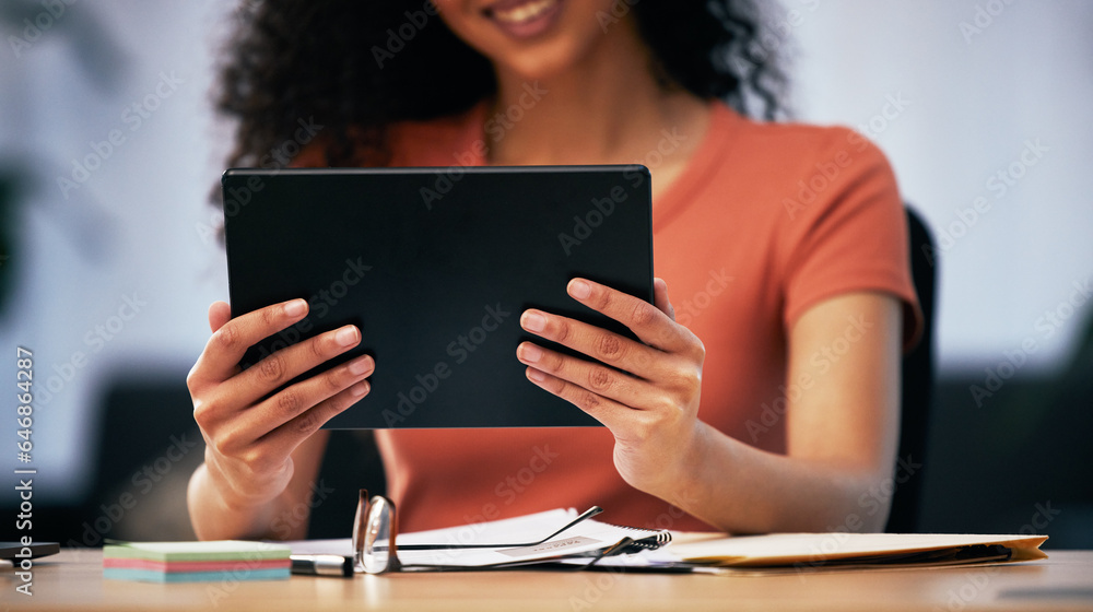 Aufkleber tablet, office and hands of business person at desk online for social networking, website and intern