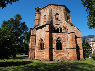 Fototapeta na wymiar Mettlach – Grabkapelle des Hl. Luitwinus - ältestes Sakrale Gebäudes des Saarlandes