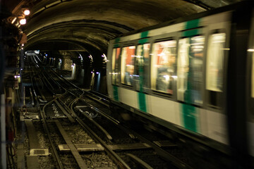 Parisian Metro in motion