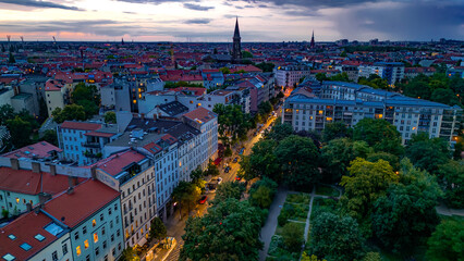 Fototapety  Weinbergspark Kollwitzkiez Berlin Berliner Drone Grünanlage Parkbank Nachbarschaft Kultur Skulpturen Spielplatz Bäume Picknick Spaziergang Denkmal Geschichte Architektur Café Brunnen Kunst Wohnviertel