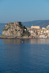Scilla- Calabria, particolare del castello e abitazioni tipiche