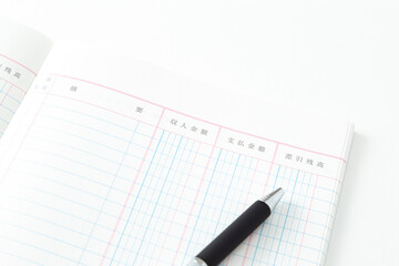 白背景に帳簿