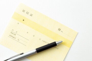 白背景に領収書