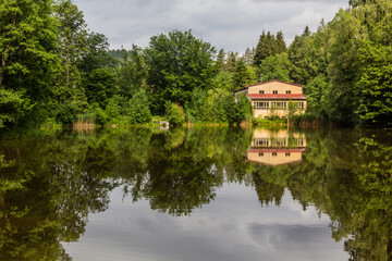 Obraz premium Grieseluv rybnik pond near Jetrichovice, Czech Republic