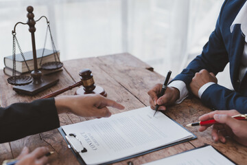 Legal execution department makes an appointment with the customer to sign a mediation agreement to...
