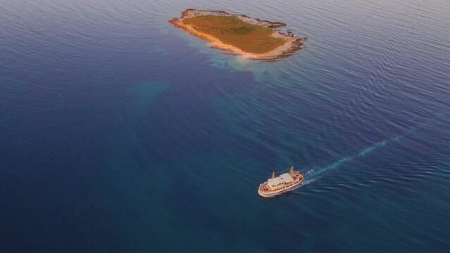 Discover the magical piece of dryland set in the heart of tranquil blue sea, spall charm of this breathtaking site can also be seen, and a flouting bout can also be seen