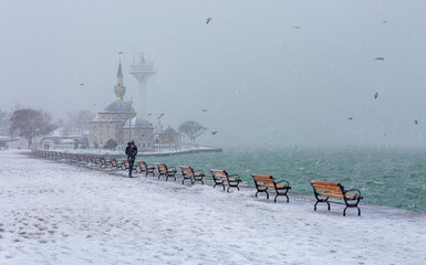 Üküdar District, Salacak walking path and Şemsi Pasha Mosque under snowfall.