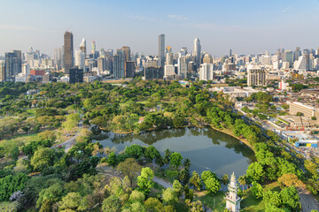 Obraz premium Awesome aerial view of Lumphini Park and Bangkok city, Thailand