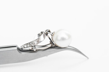 A Glittering Showcase: Expertly Handcrafted Jewelry and Accessories