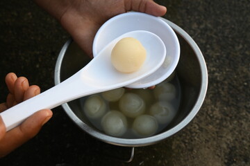 Indian Sweets Rasgulla.
This sweet originated in West Bengal, India. Other names for the dish include, Rasagulla, Rossogolla, Roshogolla, Rasagola, Rasagolla. Most popular sweet of all over India.