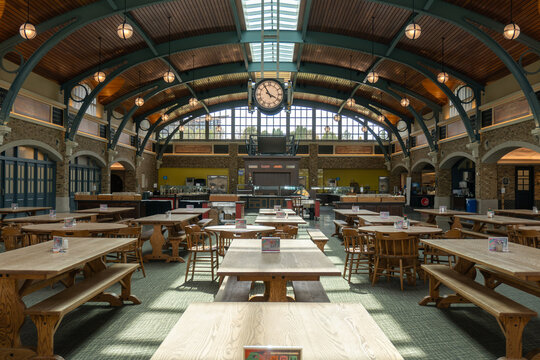 Verona, Wisconsin: Epic Epic campus. Epic Systems Corporation healthcare software company. Kings Cross cafeteria is replica of train station in London. Wizards Academy campus. 