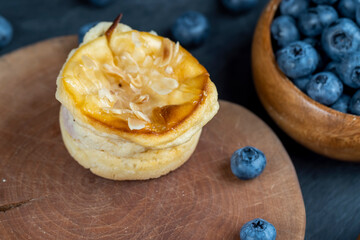 blueberry cheesecake with blueberries and blueberries and blueberry jam