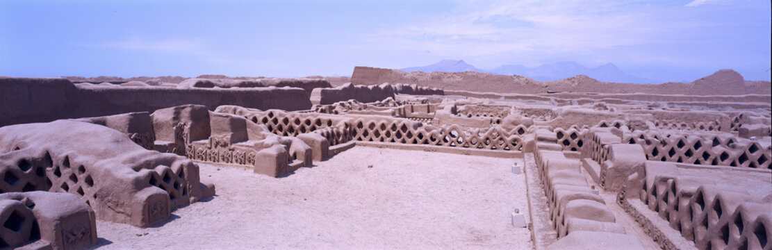 Chan Chan is located in the mouth of the Moche Valley and was the capital of the historical empire of the Chimor from 900 to 1470, when they were defeated 