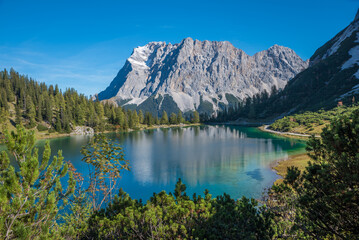 Fototapeta na wymiar idyllic alpine landscape lake Seebensee, hiking area Ehrwald, austria Tyrol