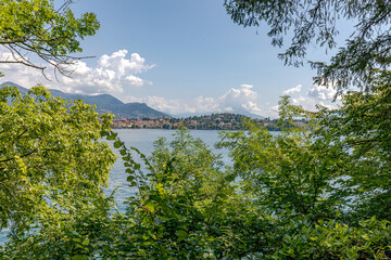 Blick auf Pallanza von Isola Madre aus, am Lago Maggiore.