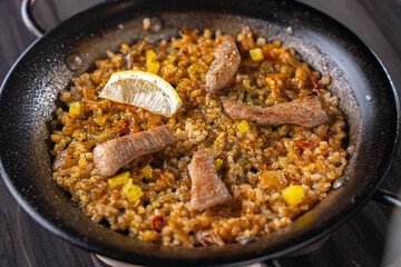 パエリア 肉 スペイン 美味しい 食べ物
