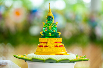 The replica jade Buddha is very beautiful.