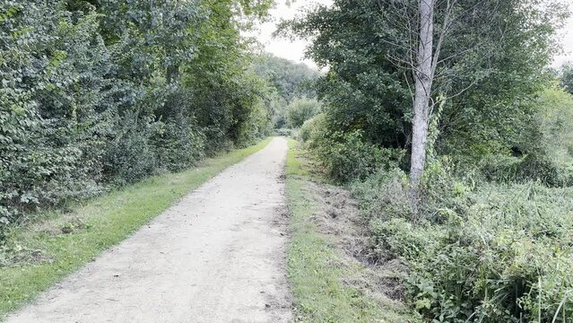 Chemin blanc de randonn&eacute;e - Biard - Vienne